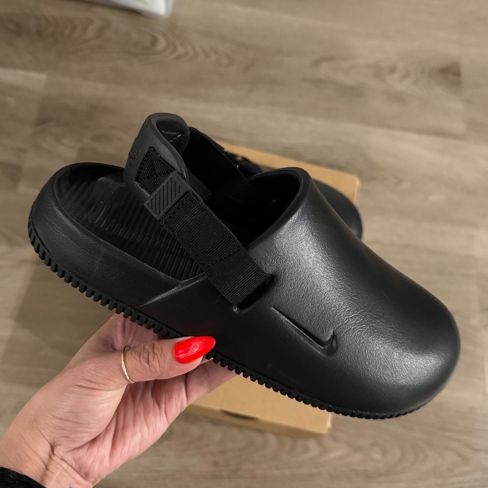 Nike Women's Calm Mules